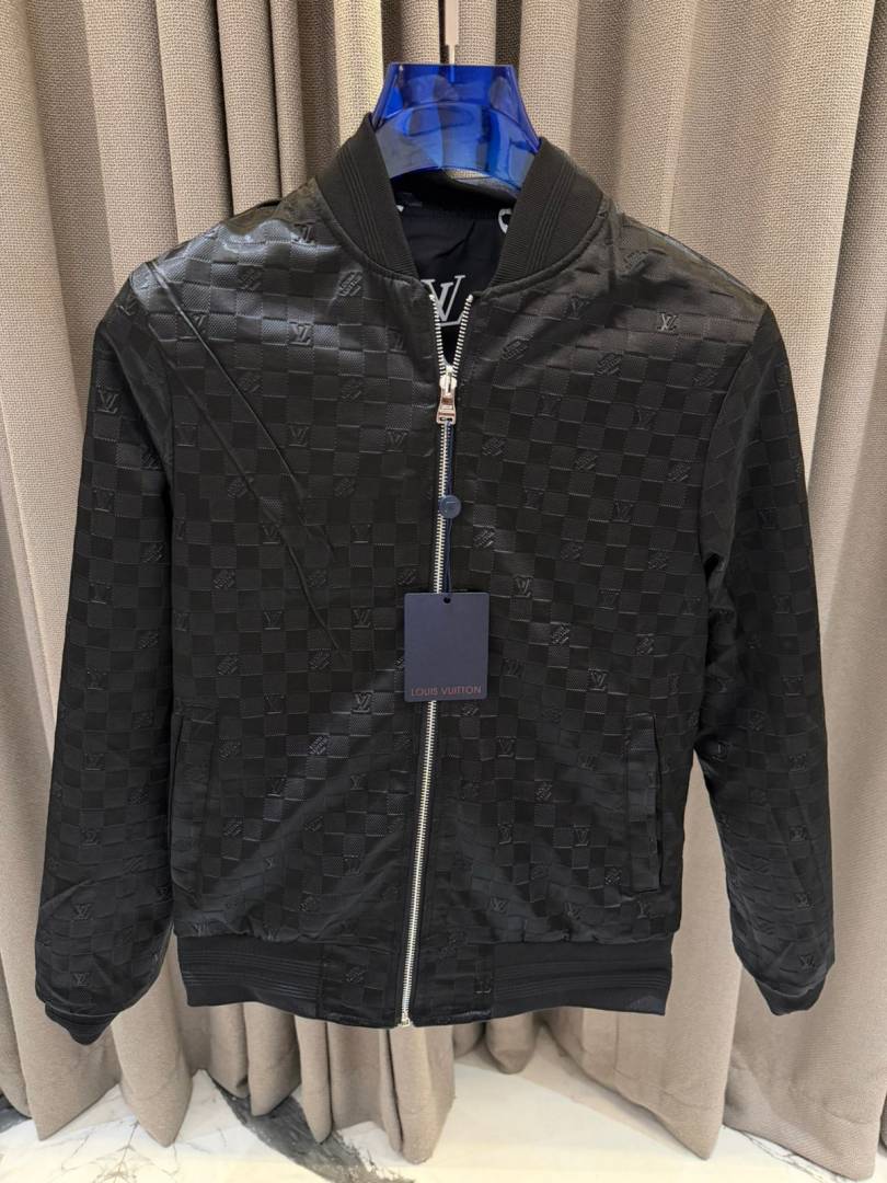Louis Vuitton IMPORTED REVERSE JACKET STORE ARTICLE