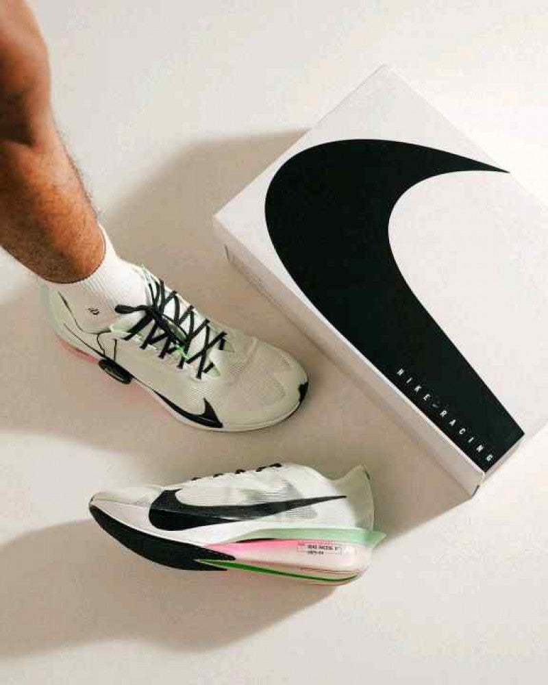 Nike_Zoom_X_Vaporfly_Next%_4 White Hyper Pink Mint Foam Black