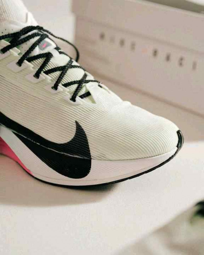 Nike_Zoom_X_Vaporfly_Next%_4 White Hyper Pink Mint Foam Black