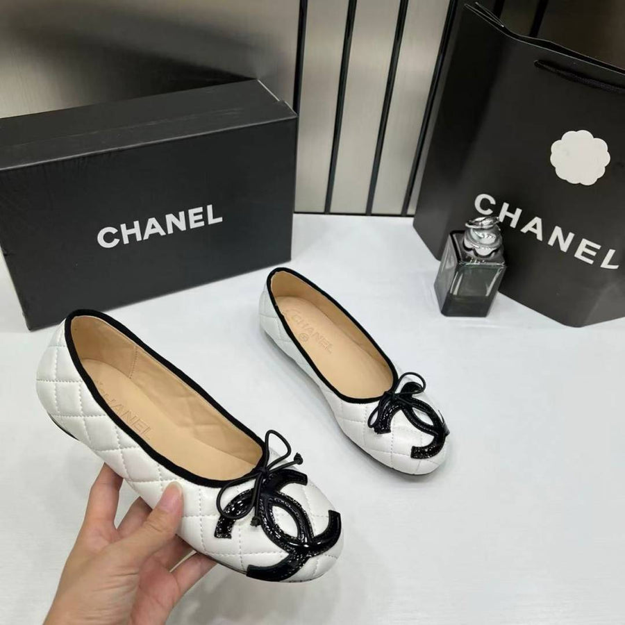 Chanel_Quilted_Cambon_Leather_Ballet_Flats_In_White_&_Black_With_black_Toe_Bow_With_OG_Box_&_Carry_Bag