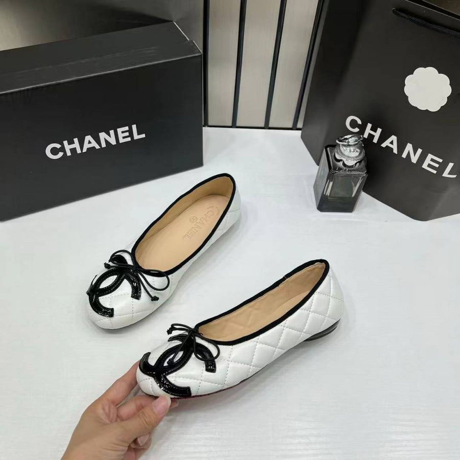 Chanel_Quilted_Cambon_Leather_Ballet_Flats_In_White_&_Black_With_black_Toe_Bow_With_OG_Box_&_Carry_Bag