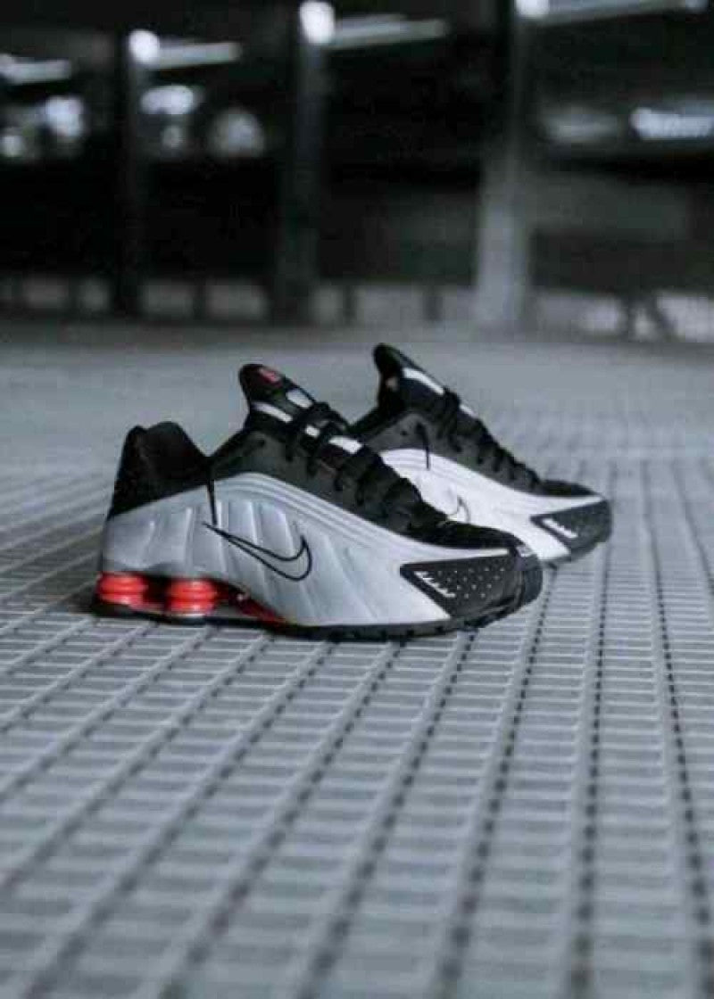 Nike Shox R4 Black Metallic Silver