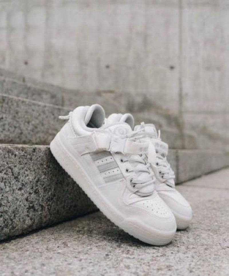 S bad bunny full white