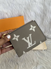 Louis_Vuitton_Lisa_Beige_Flap_Wallet_With_OriginalBox_DustCover_Booklet_Highend
