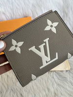 Louis_Vuitton_Lisa_Beige_Flap_Wallet_With_OriginalBox_DustCover_Booklet_Highend