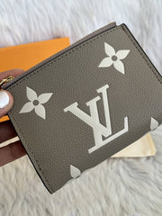 Louis_Vuitton_Lisa_Beige_Flap_Wallet_With_OriginalBox_DustCover_Booklet_Highend