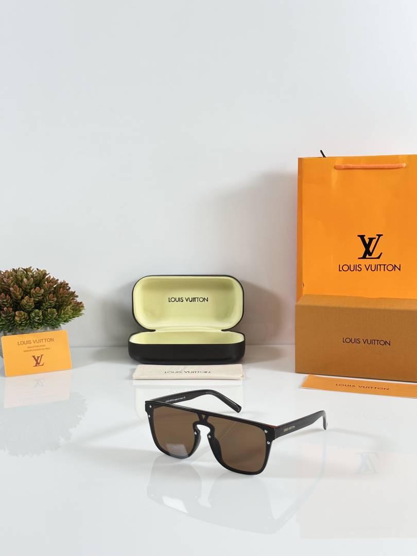 Louis Vuitton_1822_Brown