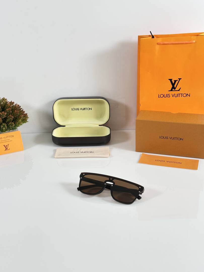 Louis Vuitton_1822_Brown