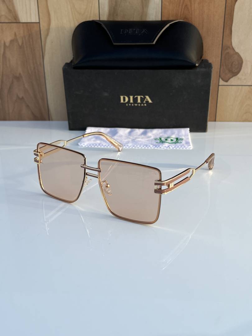 Dita_546_peach