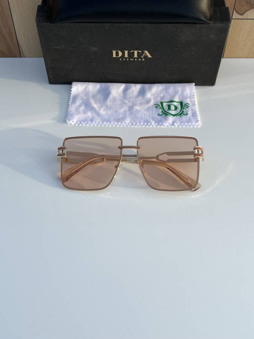 Dita_546_peach