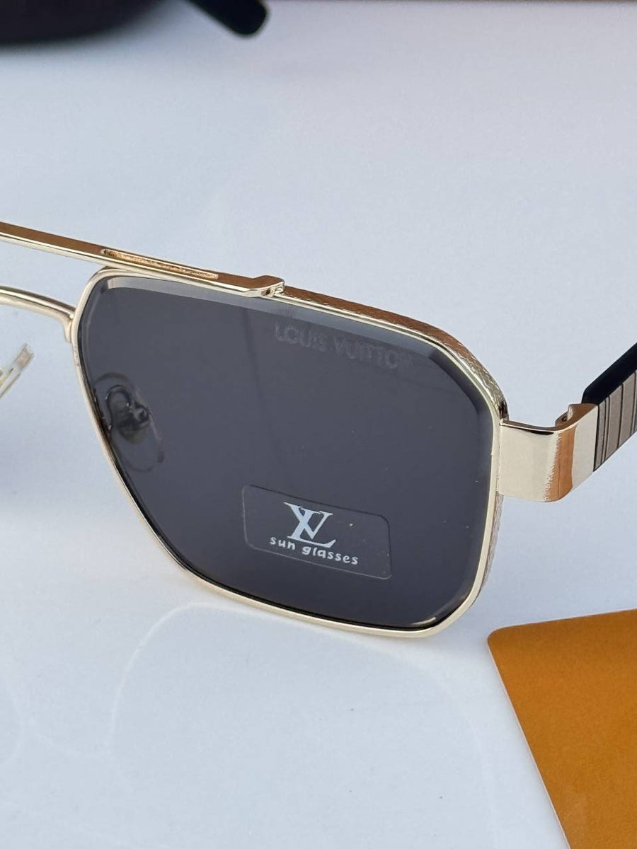 Louis vuittion 24022 gold black