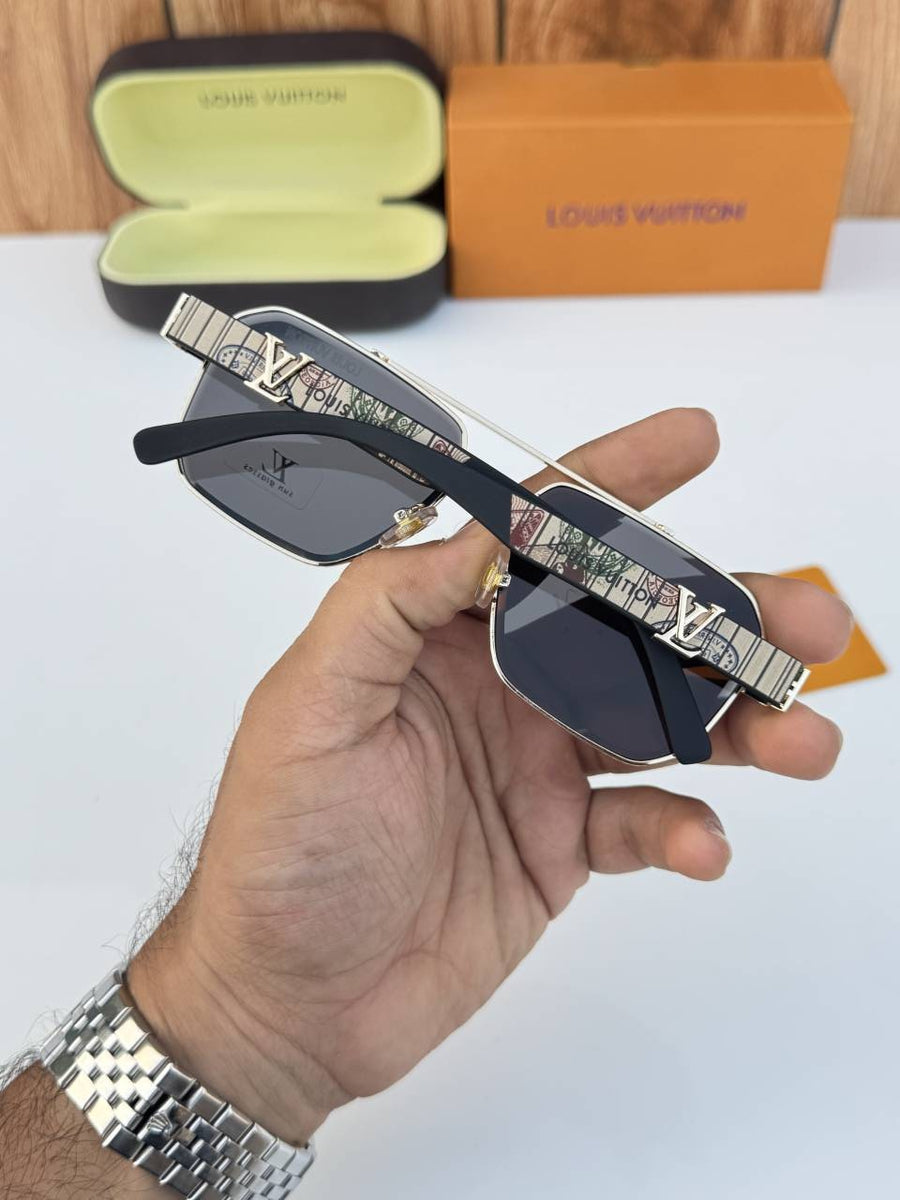 Louis vuittion 24022 gold black
