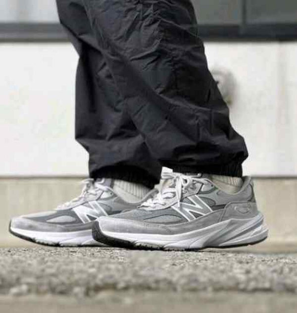 New Balencee 990v6 Grey 2578