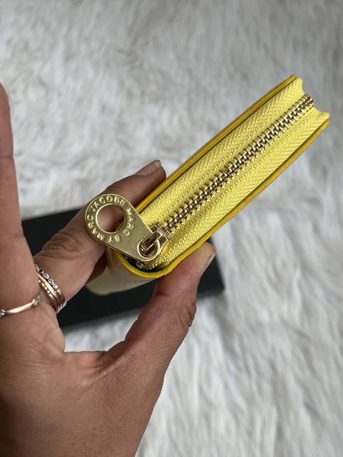 Marc_Jacob_Yellow_Long_Zippy_Wallet_With_OriginalBox style idea