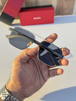 Prada_11025_gold_black