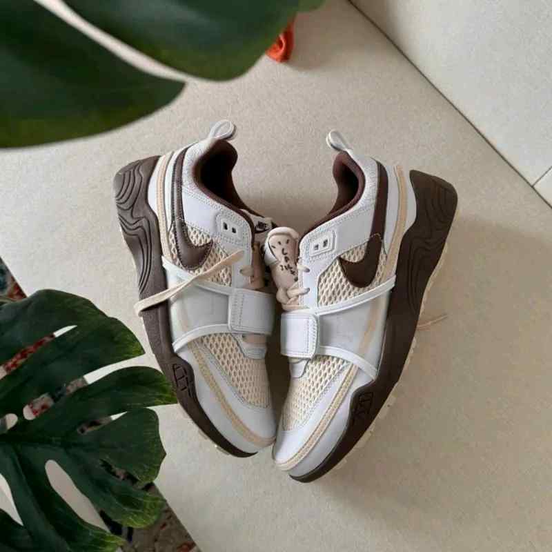 Nike Zoom Field Jaxx Travis Scott Light Chocolate