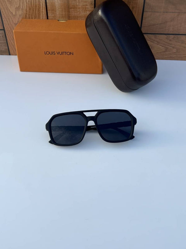 Louis Vuitton_2687_matt_black