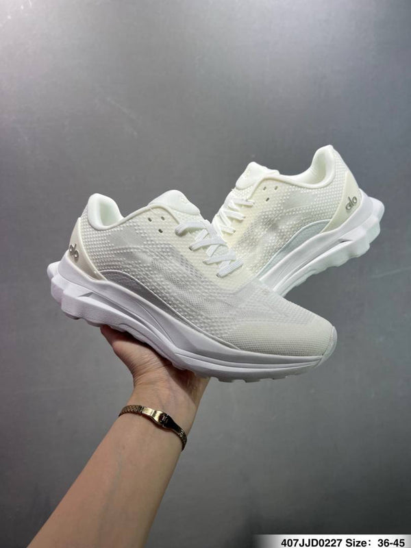 Alo Yoga Runner Triple White