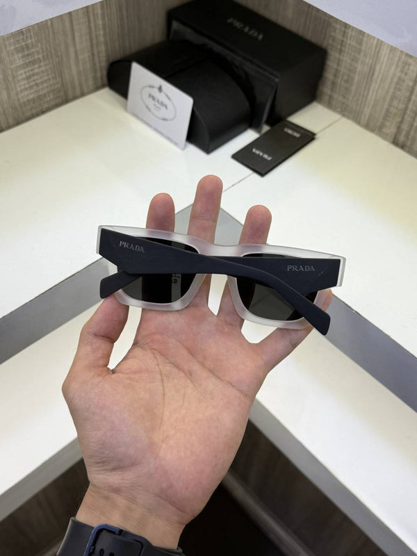 Prada 11 Sunglass (WhiteBlack)