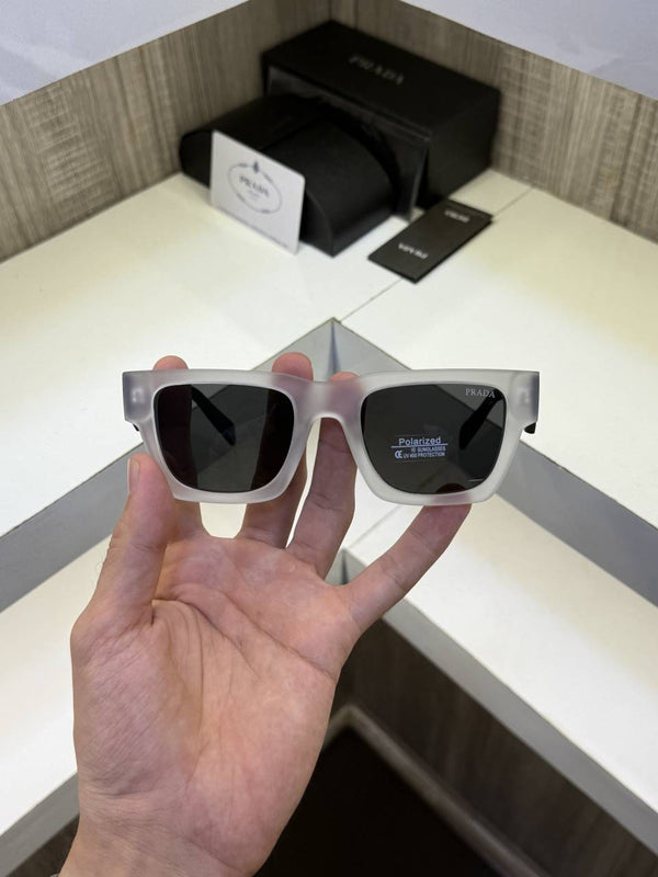 Prada 11 Sunglass (WhiteBlack)