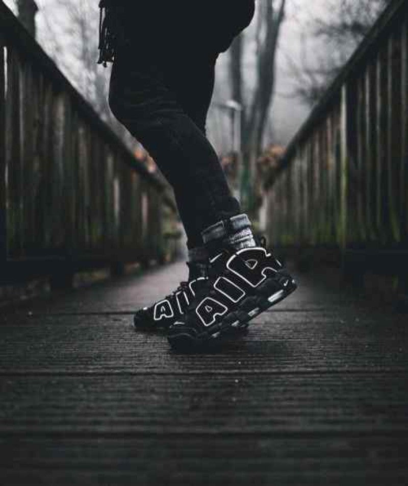 Nike Air More Up Tempo Black