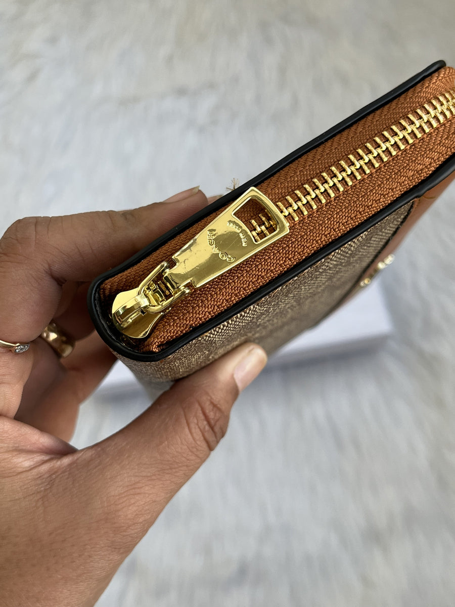 Coach_91_LonGahpricot_Zippy_Wallet_With_OriginalBox