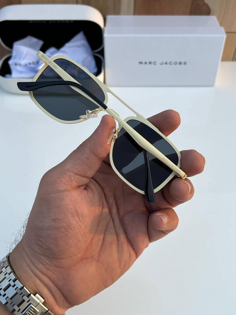 Marc jacobs 503 gold black