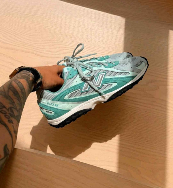 New balencee 204L KITH GREEN SILVER