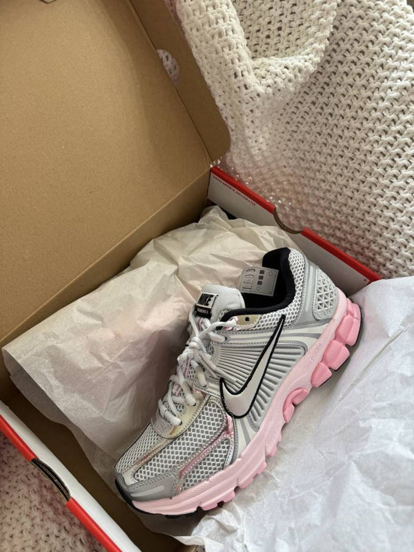 Zoom Vomero 5 Metallic Silver Pink