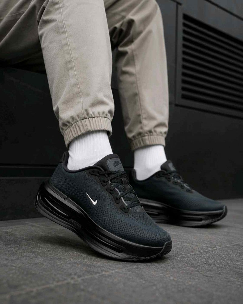 Nike Vomero Premium Black 2690