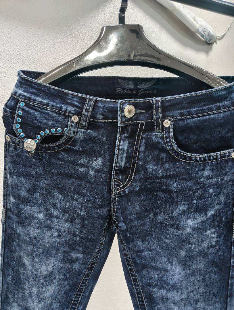 TRUE RELIGION IMPORTED STORE ARTICLE JEANS