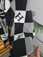 HERM PUNCHO BLACK S48-BK
