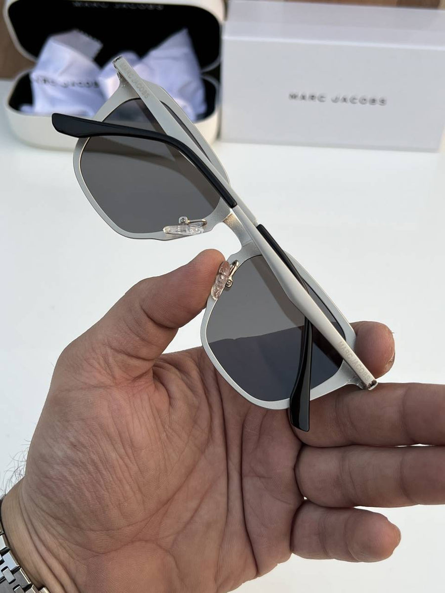Marc_jacobs_502_silver_mercury