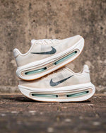 Nike Vomero Premium PALE IVORYBLACK SPRUCE-SANDDRIFT 176