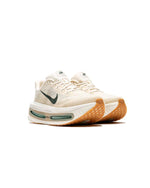 Nike Vomero Premium PALE IVORYBLACK SPRUCE-SANDDRIFT 176