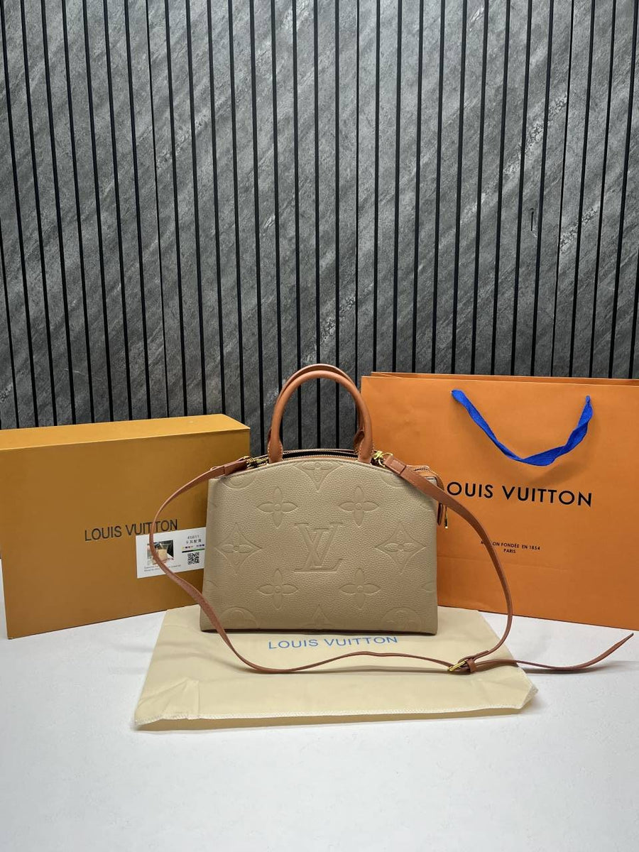 Louis Vuitton_CB_Petite_Palais_Handbag_With_OriginalBox_CarryBag
