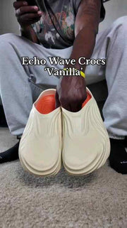 Crocs Echo Wave Clogs Vanilla