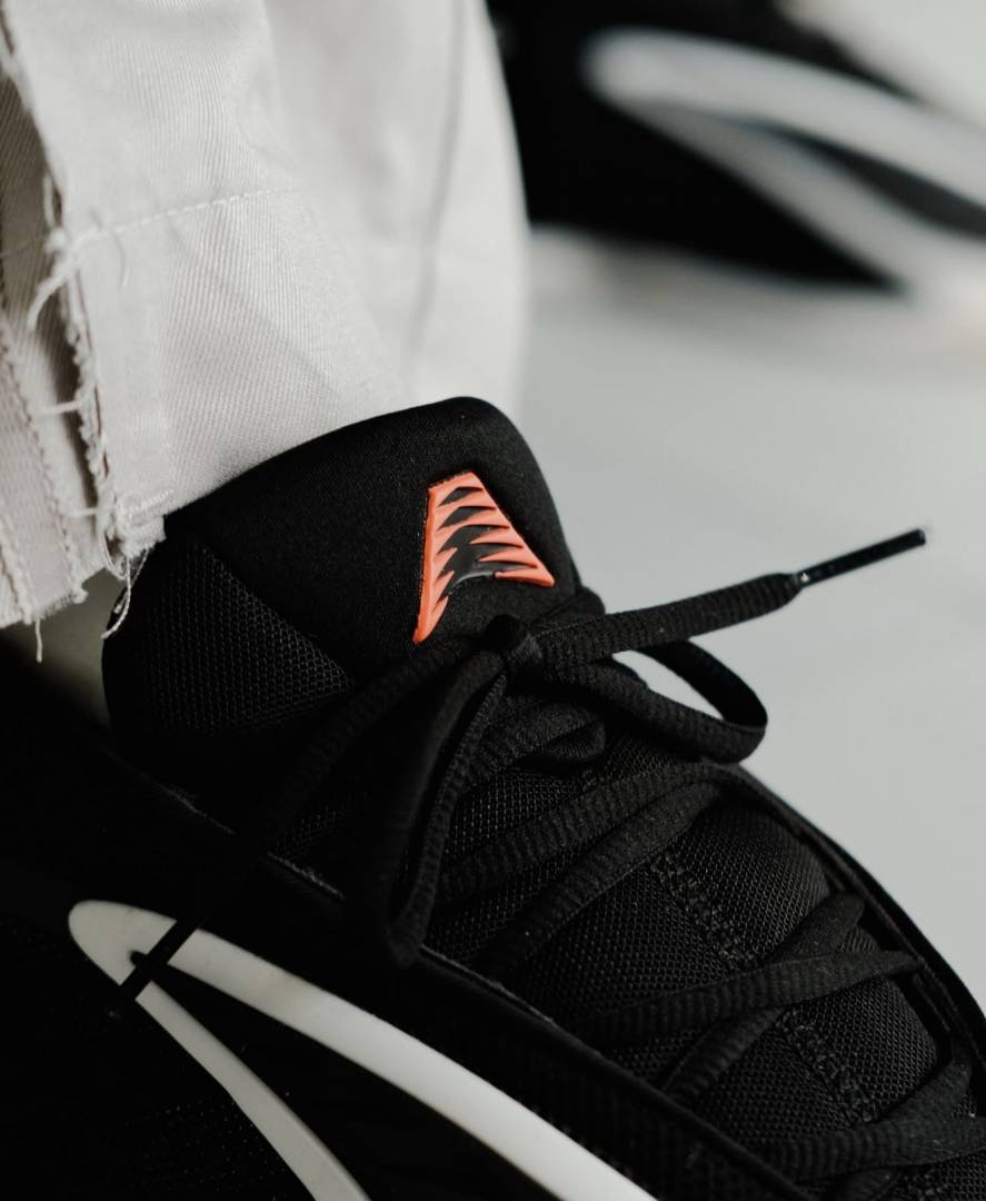 Adidas anthony edwards 2 core black zero metallic red
