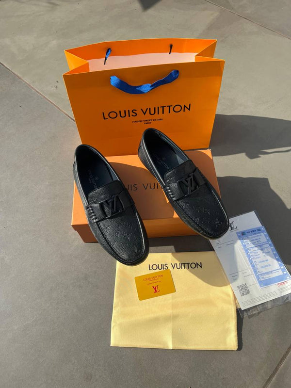 Louuis Vuiitton Leather Premium Loafer Black