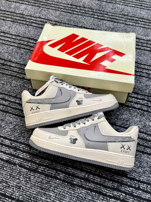 Nike AirForce 1 low x Kaws