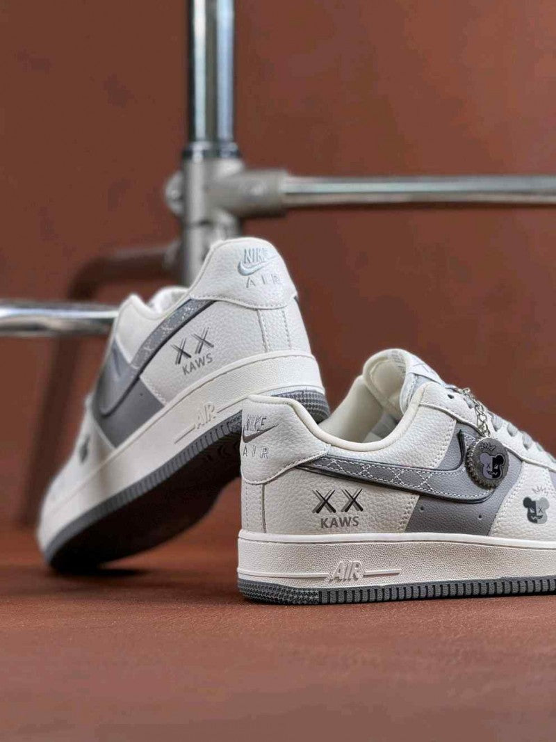 Nike AirForce 1 low x Kaws