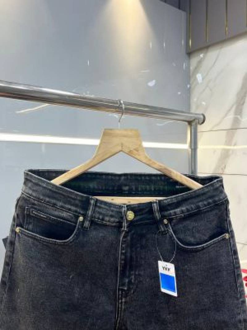Dolce and gabban a grey shade straight fit premium imported stretchable lycra fabric denim with emboss logo 3684