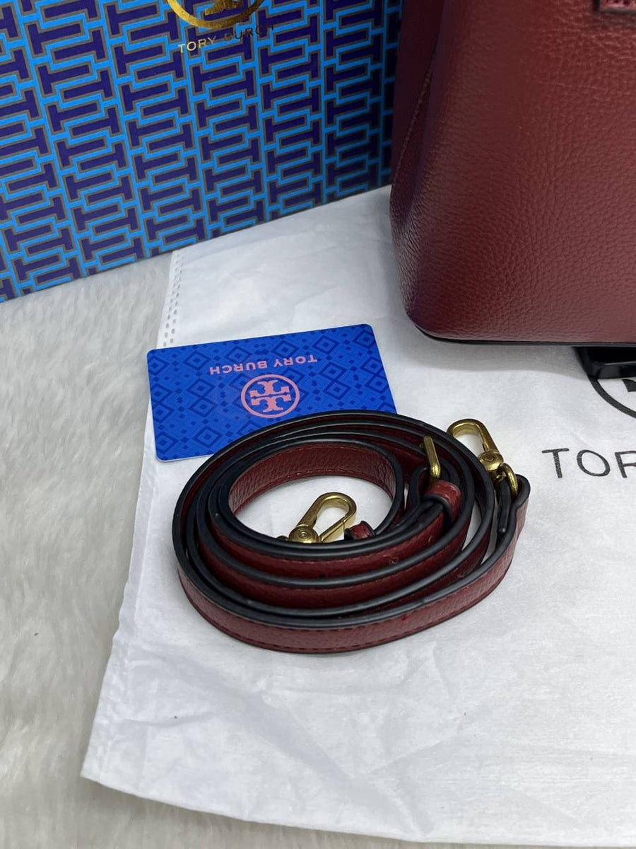 Tori Burch_Blake_Medium_Satchel_WithToryCharm_BoxPacking