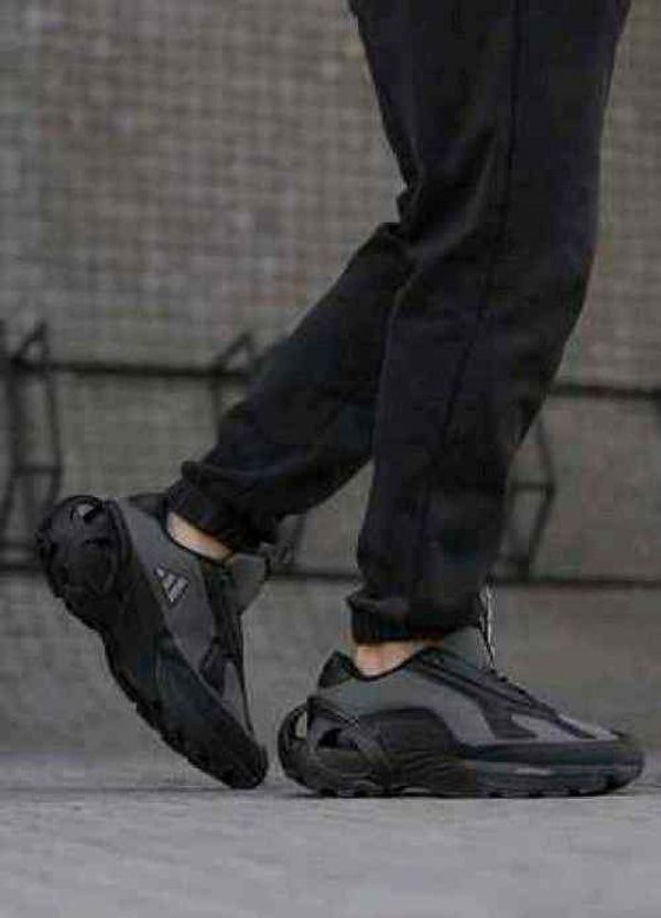 Adidas Wonder Runner All Black