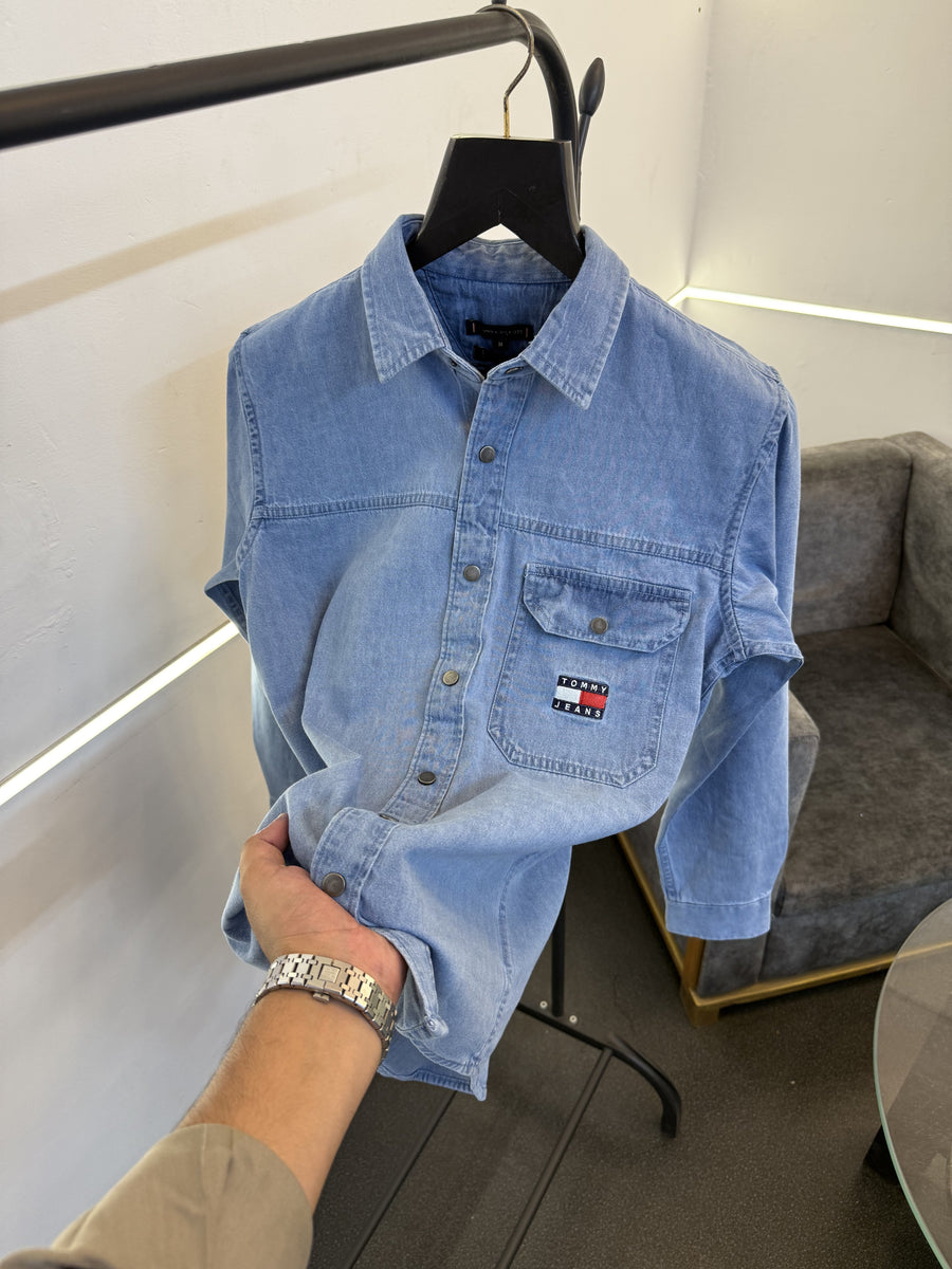 Tommy hilfigar blue denim shirt with front pocket and embroidery logo