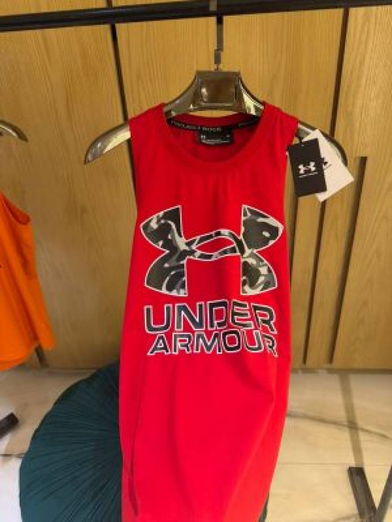 Under AROUR IMPORTED STORE ARTICLE SLEEVELESS TANKS