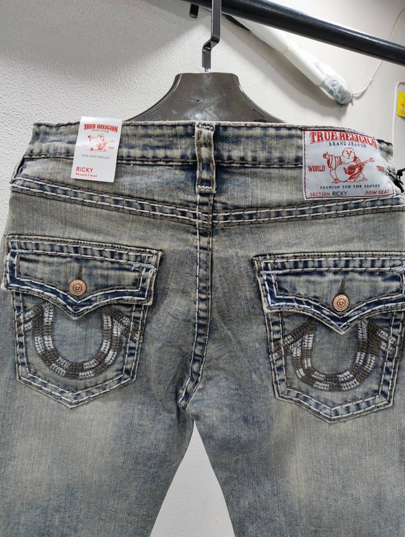 TRUE RELIGION IMPORTED STORE ARTICLE JEANS