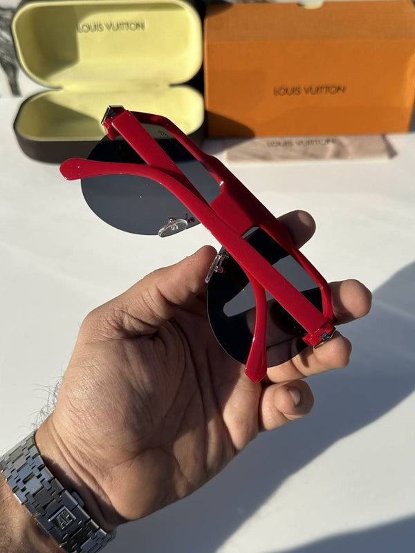 Louis Vuitton_98143_red_black