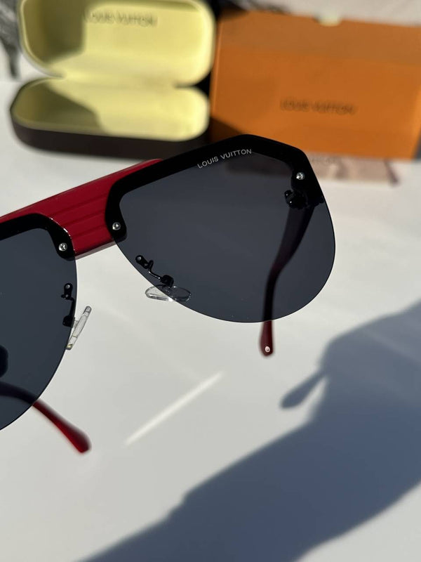 Louis Vuitton_98143_red_black