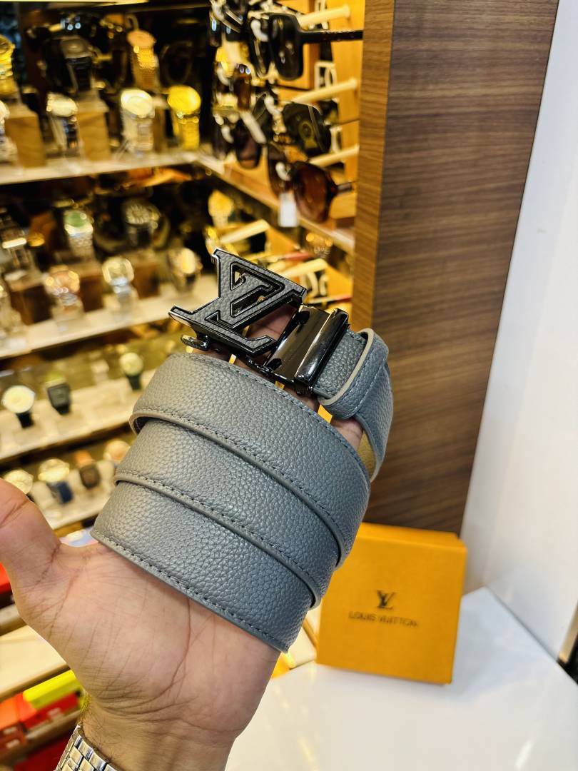 46 LV LOIUS VUTTON PREMIUM QUALITY AUTOMATIC LOCK BELT